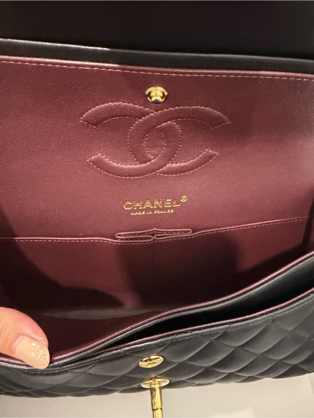 Chanel Classic Quilted Flap lamb skin Bag in Black with Gold Hardware like NEW - Picture 14 of 17